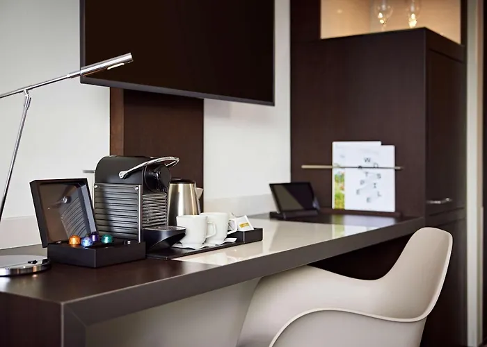 Отель Dorint Esplanade