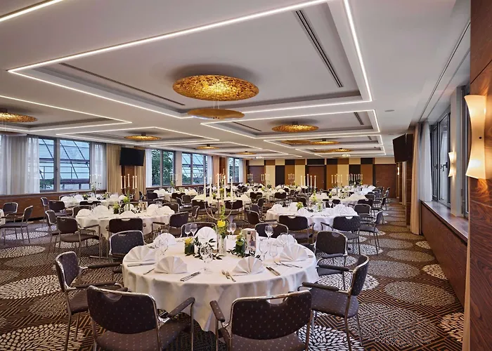 Отель Dorint Esplanade 4*