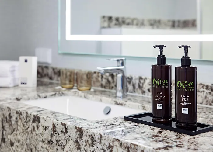 Отель Dorint Esplanade Ена